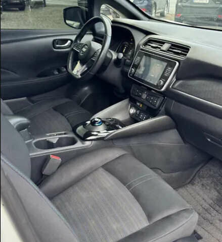 Белый Ниссан Лиф, объемом двигателя 0 л и пробегом 75 тыс. км за 15700 $, фото 14 на Automoto.ua