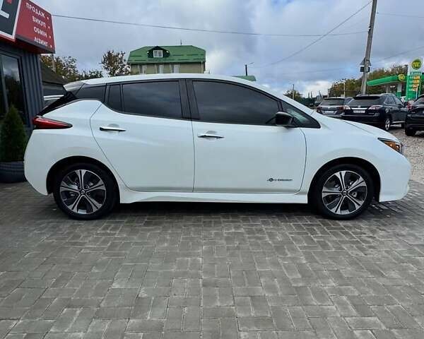 Белый Ниссан Лиф, объемом двигателя 0 л и пробегом 75 тыс. км за 15700 $, фото 5 на Automoto.ua