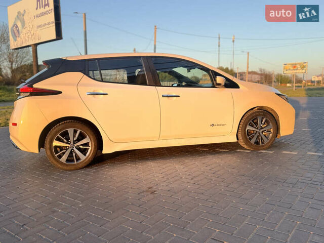 Белый Ниссан Лиф, объемом двигателя 0 л и пробегом 69 тыс. км за 13900 $, фото 2 на Automoto.ua