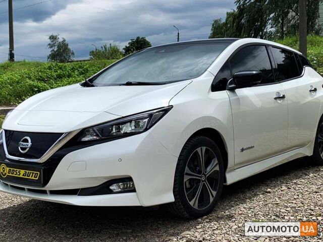 Белый Ниссан Лиф, объемом двигателя 40 л и пробегом 42 тыс. км за 19200 $, фото 2 на Automoto.ua