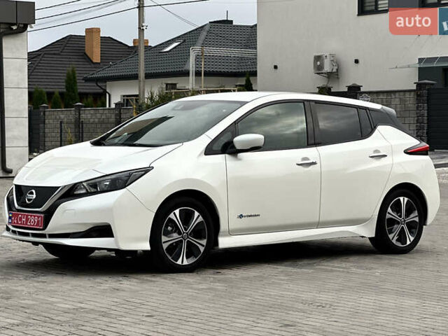 Белый Ниссан Лиф, объемом двигателя 0 л и пробегом 35 тыс. км за 12700 $, фото 12 на Automoto.ua