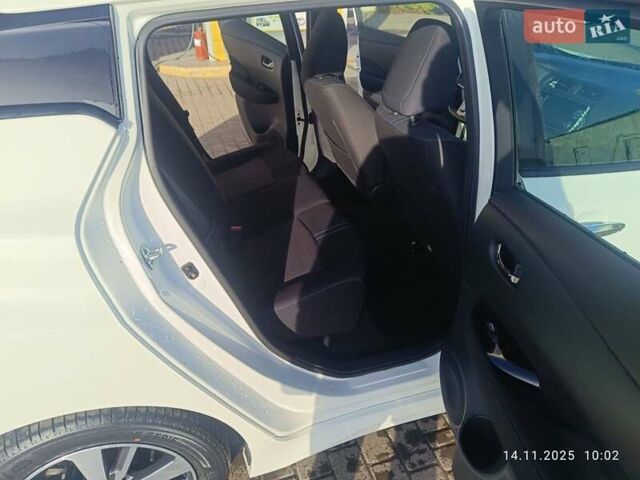 Білий Ніссан Ліф, об'ємом двигуна 0 л та пробігом 50 тис. км за 13500 $, фото 13 на Automoto.ua