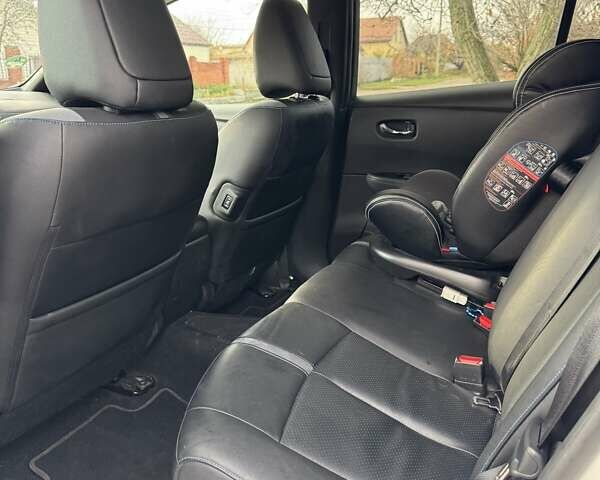 Белый Ниссан Лиф, объемом двигателя 0 л и пробегом 123 тыс. км за 15300 $, фото 10 на Automoto.ua