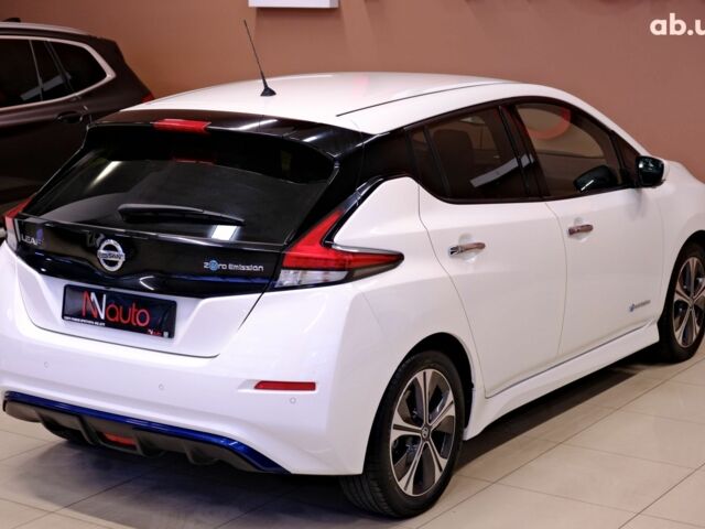 Білий Ніссан Ліф, об'ємом двигуна 0 л та пробігом 51 тис. км за 14800 $, фото 4 на Automoto.ua