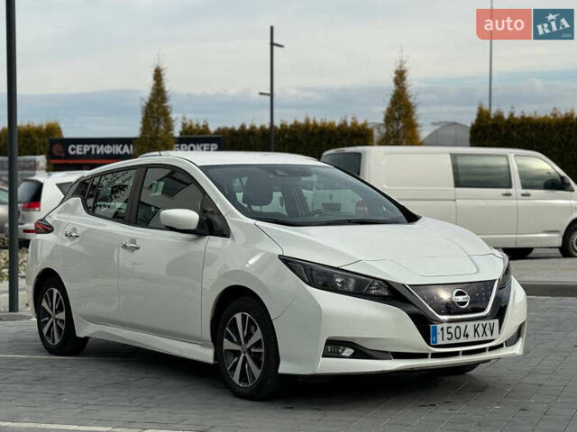 Белый Ниссан Лиф, объемом двигателя 0 л и пробегом 133 тыс. км за 11300 $, фото 2 на Automoto.ua