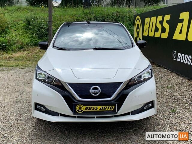 Белый Ниссан Лиф, объемом двигателя 40 л и пробегом 42 тыс. км за 19200 $, фото 1 на Automoto.ua