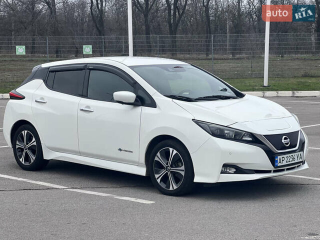 Білий Ніссан Ліф, об'ємом двигуна 0 л та пробігом 147 тис. км за 11500 $, фото 2 на Automoto.ua