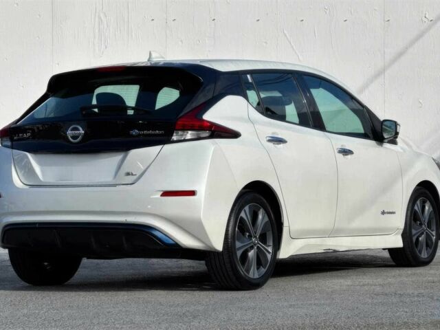 Білий Ніссан Ліф, об'ємом двигуна 0 л та пробігом 49 тис. км за 9800 $, фото 4 на Automoto.ua