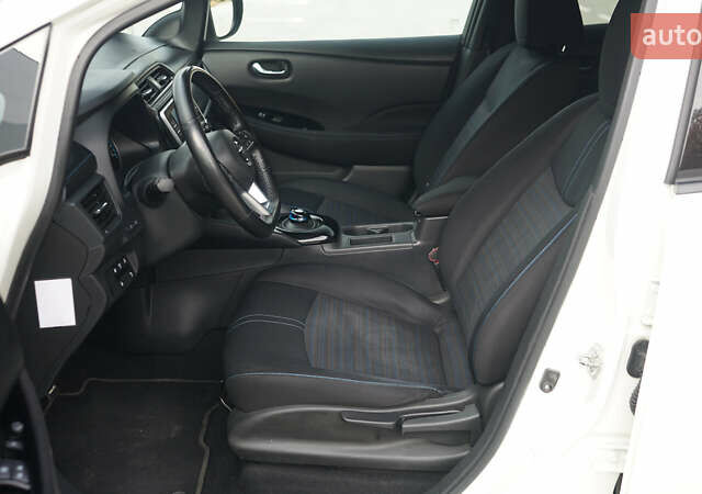 Белый Ниссан Лиф, объемом двигателя 0 л и пробегом 106 тыс. км за 16500 $, фото 29 на Automoto.ua