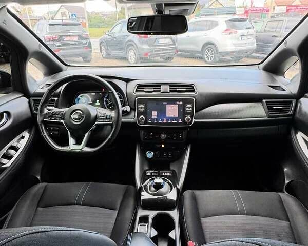 Белый Ниссан Лиф, объемом двигателя 0 л и пробегом 75 тыс. км за 15700 $, фото 7 на Automoto.ua