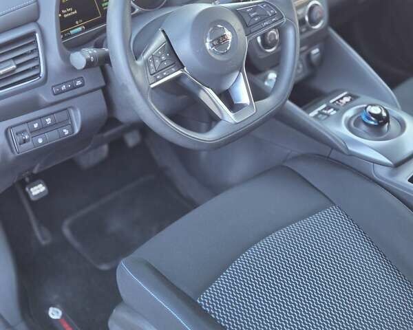 Білий Ніссан Ліф, об'ємом двигуна 0 л та пробігом 15 тис. км за 13400 $, фото 20 на Automoto.ua