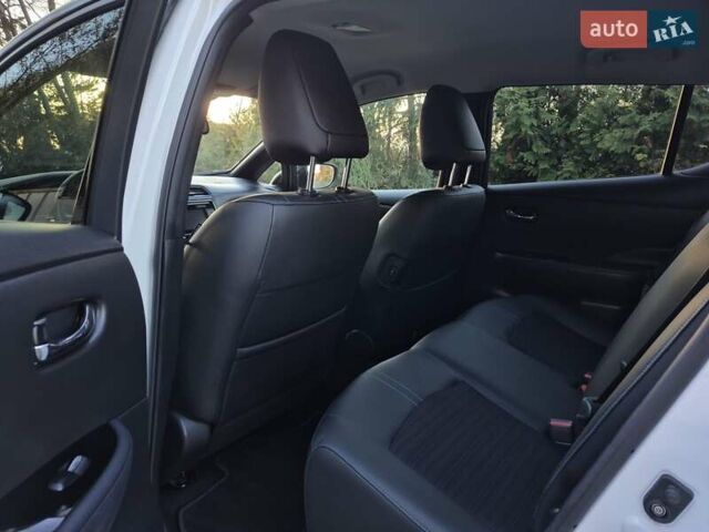 Белый Ниссан Лиф, объемом двигателя 0 л и пробегом 161 тыс. км за 13290 $, фото 25 на Automoto.ua