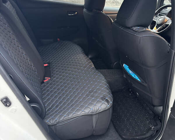 Белый Ниссан Лиф, объемом двигателя 0 л и пробегом 65 тыс. км за 13200 $, фото 25 на Automoto.ua