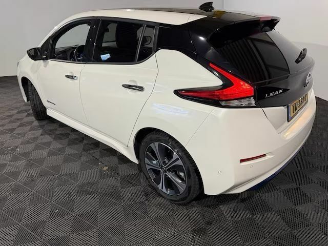 Белый Ниссан Лиф, объемом двигателя 0 л и пробегом 132 тыс. км за 12999 $, фото 11 на Automoto.ua