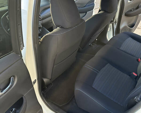 Белый Ниссан Лиф, объемом двигателя 0 л и пробегом 19 тыс. км за 16100 $, фото 18 на Automoto.ua