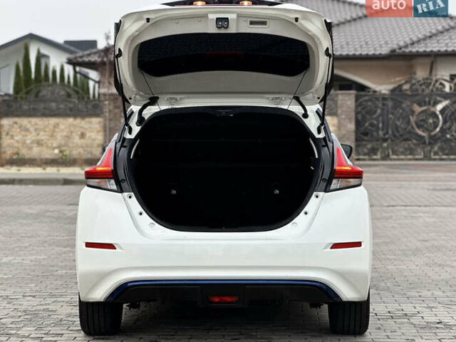 Белый Ниссан Лиф, объемом двигателя 0 л и пробегом 35 тыс. км за 12700 $, фото 23 на Automoto.ua