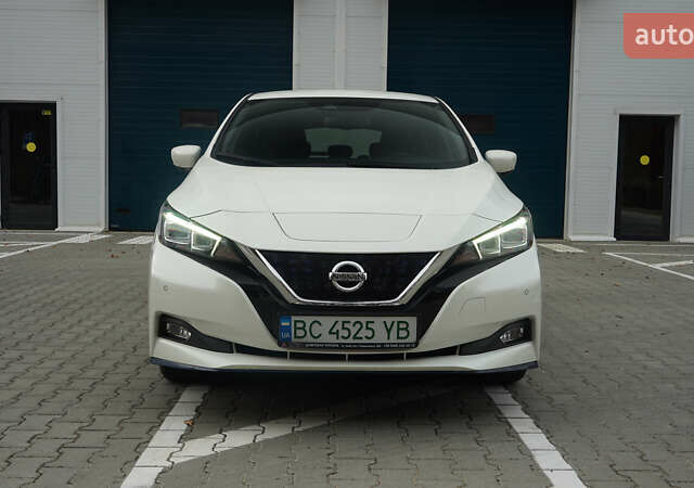 Белый Ниссан Лиф, объемом двигателя 0 л и пробегом 106 тыс. км за 16500 $, фото 1 на Automoto.ua