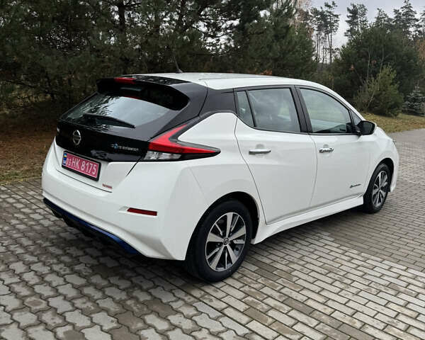 Белый Ниссан Лиф, объемом двигателя 0 л и пробегом 84 тыс. км за 12300 $, фото 9 на Automoto.ua