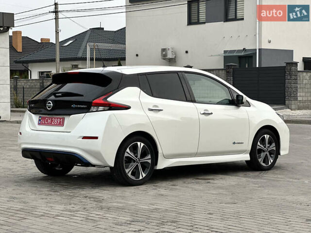 Белый Ниссан Лиф, объемом двигателя 0 л и пробегом 35 тыс. км за 12700 $, фото 5 на Automoto.ua