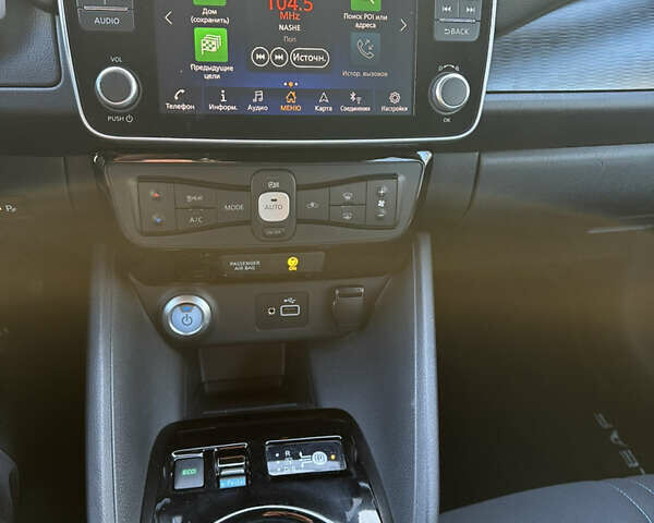 Белый Ниссан Лиф, объемом двигателя 0 л и пробегом 19 тыс. км за 16100 $, фото 12 на Automoto.ua