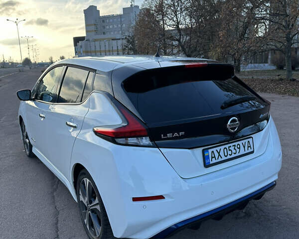 Белый Ниссан Лиф, объемом двигателя 0 л и пробегом 19 тыс. км за 16100 $, фото 7 на Automoto.ua