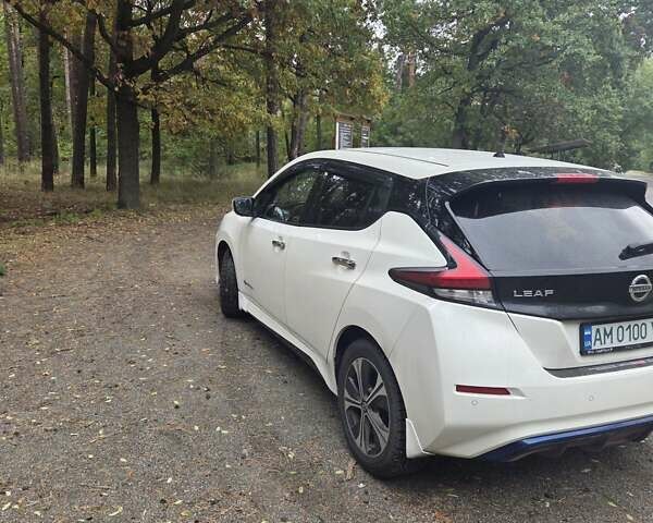 Белый Ниссан Лиф, объемом двигателя 0 л и пробегом 270 тыс. км за 13500 $, фото 7 на Automoto.ua