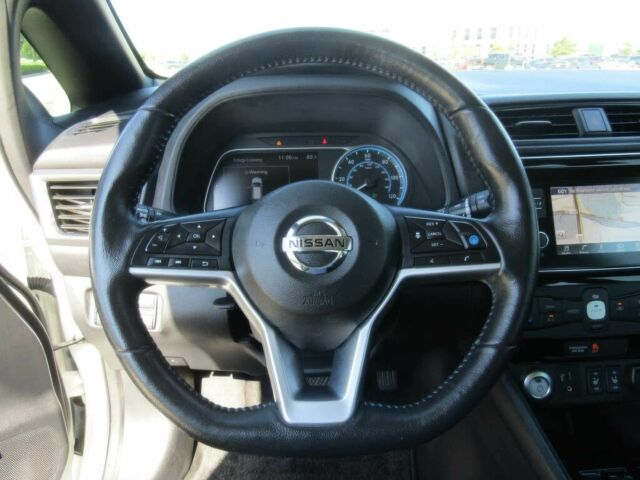 Білий Ніссан Ліф, об'ємом двигуна 0 л та пробігом 32 тис. км за 4000 $, фото 7 на Automoto.ua