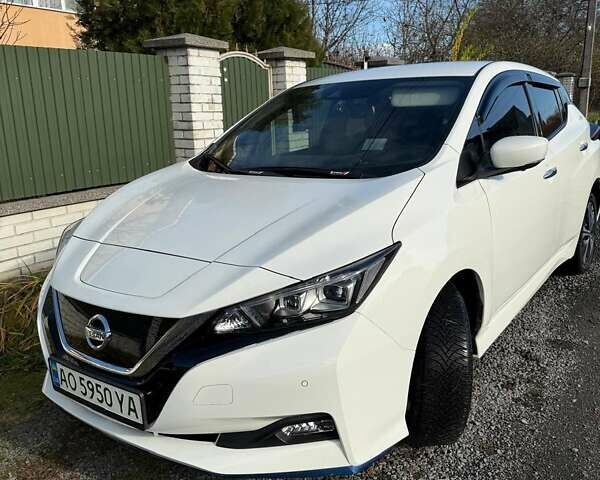 Білий Ніссан Ліф, об'ємом двигуна 0 л та пробігом 118 тис. км за 15000 $, фото 8 на Automoto.ua