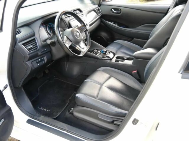 Белый Ниссан Лиф, объемом двигателя 0 л и пробегом 44 тыс. км за 3900 $, фото 7 на Automoto.ua