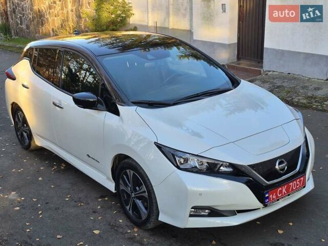 Белый Ниссан Лиф, объемом двигателя 0 л и пробегом 161 тыс. км за 13290 $, фото 4 на Automoto.ua