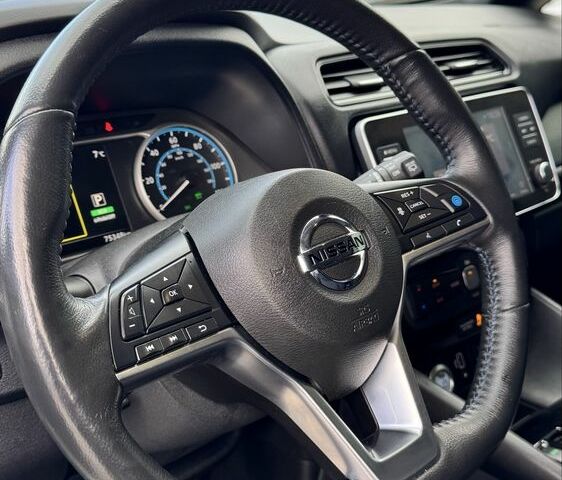 Білий Ніссан Ліф, об'ємом двигуна 0 л та пробігом 75 тис. км за 15700 $, фото 19 на Automoto.ua