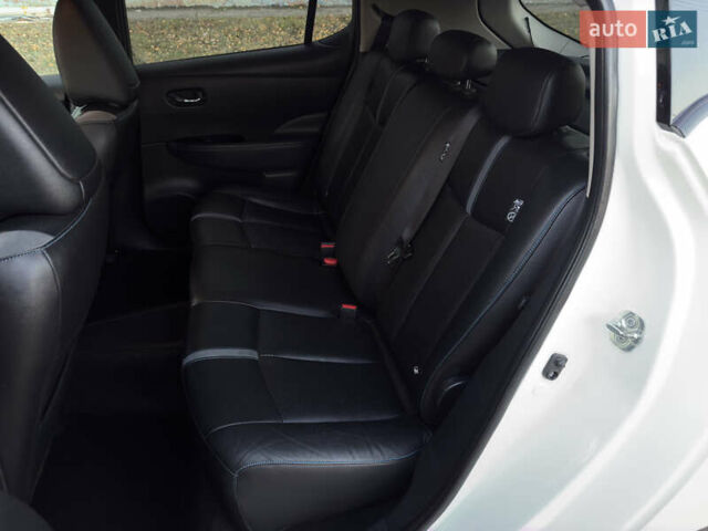 Белый Ниссан Лиф, объемом двигателя 0 л и пробегом 97 тыс. км за 12999 $, фото 20 на Automoto.ua