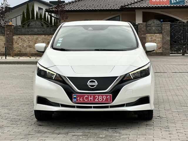 Белый Ниссан Лиф, объемом двигателя 0 л и пробегом 35 тыс. км за 12700 $, фото 2 на Automoto.ua