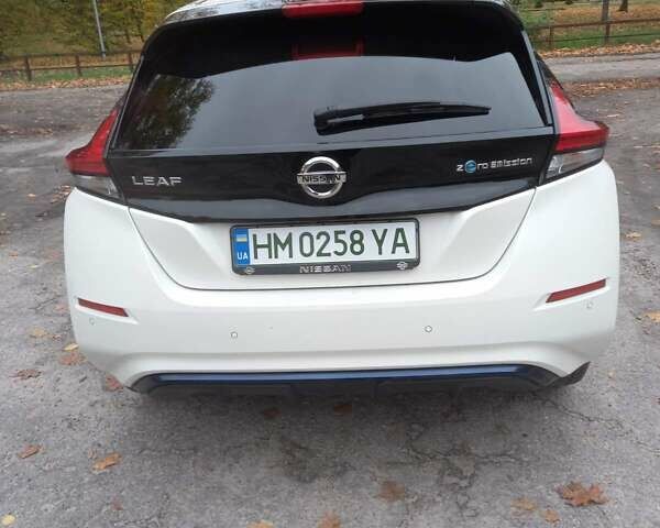 Білий Ніссан Ліф, об'ємом двигуна 0 л та пробігом 47 тис. км за 13700 $, фото 4 на Automoto.ua