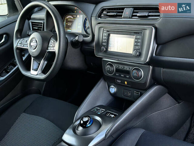 Белый Ниссан Лиф, объемом двигателя 0 л и пробегом 35 тыс. км за 12700 $, фото 52 на Automoto.ua