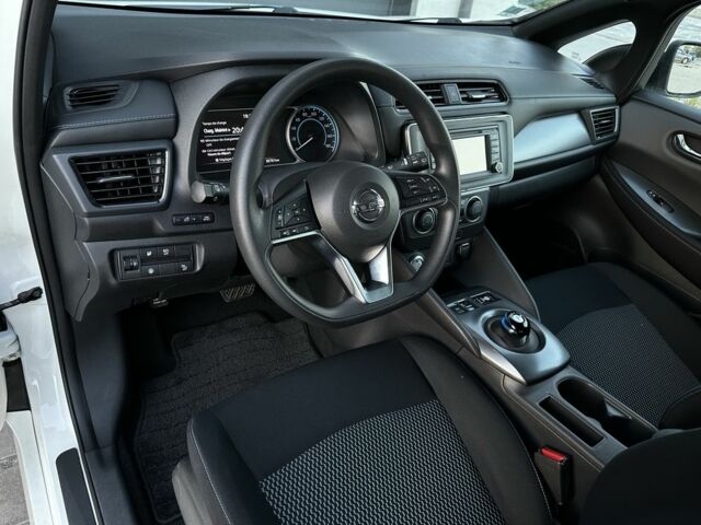 Белый Ниссан Лиф, объемом двигателя 0 л и пробегом 35 тыс. км за 13450 $, фото 18 на Automoto.ua