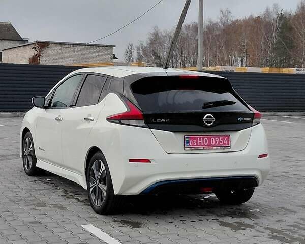 Белый Ниссан Лиф, объемом двигателя 0 л и пробегом 200 тыс. км за 10800 $, фото 6 на Automoto.ua