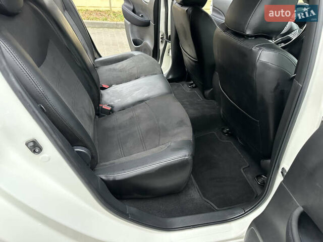 Білий Ніссан Ліф, об'ємом двигуна 0 л та пробігом 91 тис. км за 13000 $, фото 9 на Automoto.ua