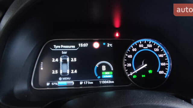 Белый Ниссан Лиф, объемом двигателя 0 л и пробегом 119 тыс. км за 14700 $, фото 16 на Automoto.ua