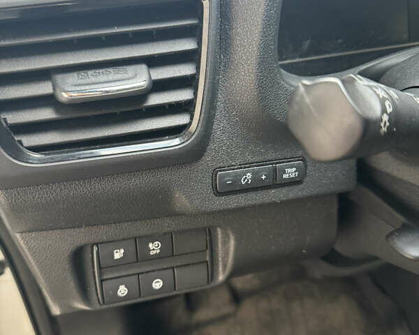 Белый Ниссан Лиф, объемом двигателя 0 л и пробегом 47 тыс. км за 17000 $, фото 10 на Automoto.ua