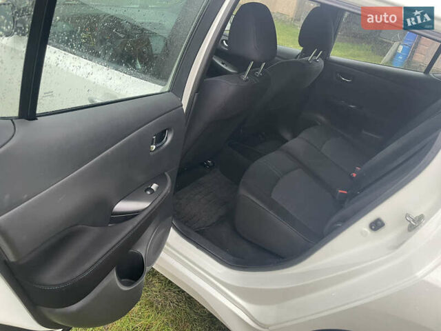 Белый Ниссан Лиф, объемом двигателя 0 л и пробегом 135 тыс. км за 12700 $, фото 9 на Automoto.ua