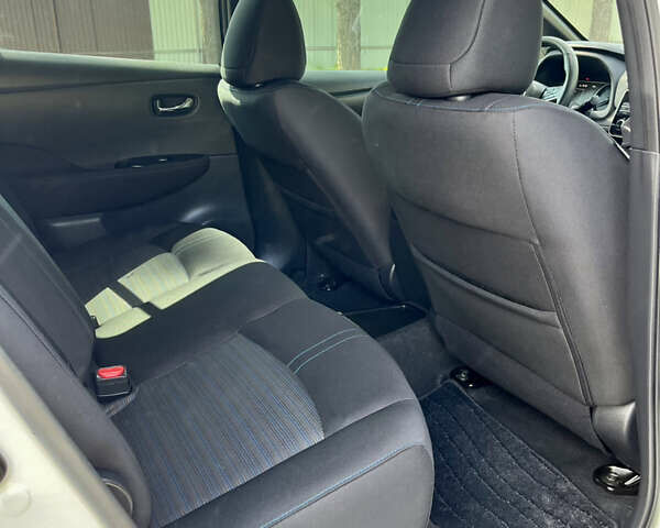 Білий Ніссан Ліф, об'ємом двигуна 0 л та пробігом 22 тис. км за 15000 $, фото 25 на Automoto.ua