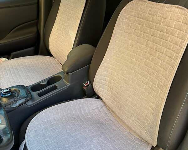 Білий Ніссан Ліф, об'ємом двигуна 0 л та пробігом 118 тис. км за 15000 $, фото 15 на Automoto.ua