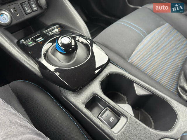 Белый Ниссан Лиф, объемом двигателя 0 л и пробегом 30 тыс. км за 15300 $, фото 22 на Automoto.ua