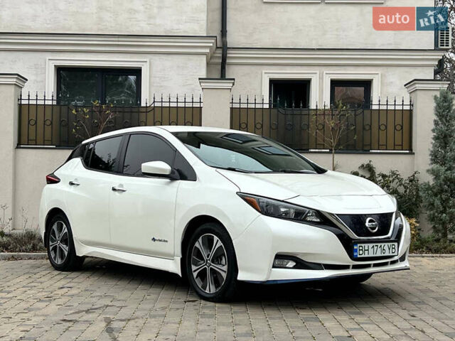 Белый Ниссан Лиф, объемом двигателя 0 л и пробегом 29 тыс. км за 17900 $, фото 9 на Automoto.ua