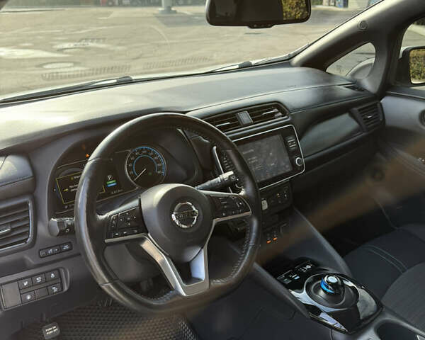 Белый Ниссан Лиф, объемом двигателя 0 л и пробегом 149 тыс. км за 15500 $, фото 23 на Automoto.ua