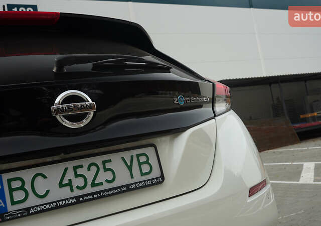 Белый Ниссан Лиф, объемом двигателя 0 л и пробегом 106 тыс. км за 16500 $, фото 9 на Automoto.ua