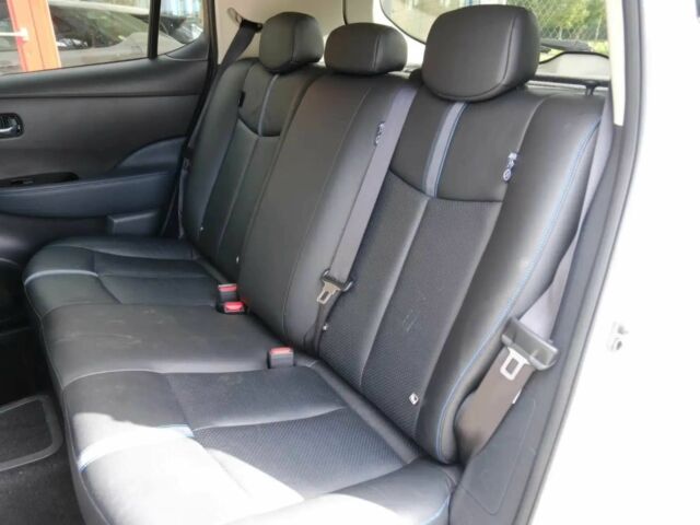 Белый Ниссан Лиф, объемом двигателя 0 л и пробегом 44 тыс. км за 3900 $, фото 10 на Automoto.ua