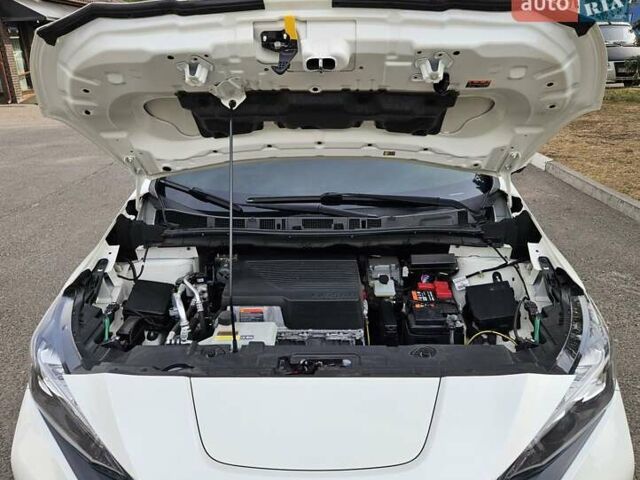 Белый Ниссан Лиф, объемом двигателя 0 л и пробегом 51 тыс. км за 14150 $, фото 28 на Automoto.ua