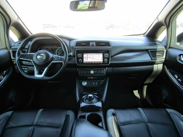 Білий Ніссан Ліф, об'ємом двигуна 0 л та пробігом 39 тис. км за 10500 $, фото 6 на Automoto.ua